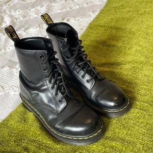 Dr Martens 1460 Smooth Leather Lace Up Boots in Black